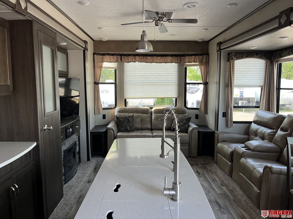 2018 Keystone RV residence 40loft