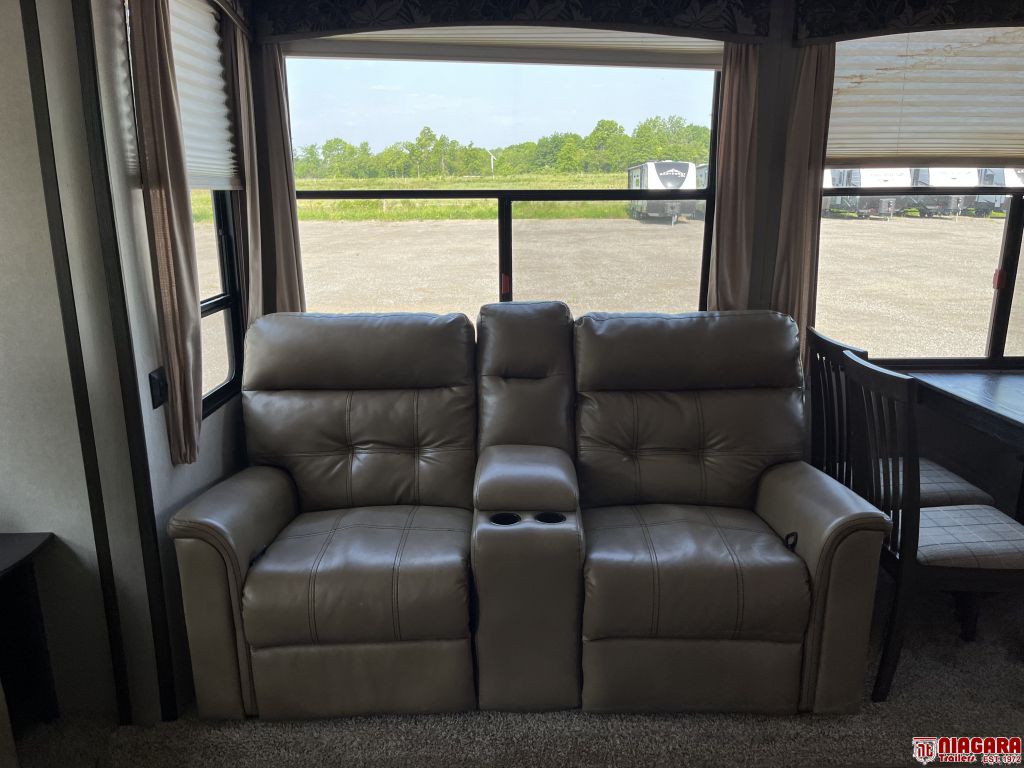 2018 Keystone RV residence 40loft