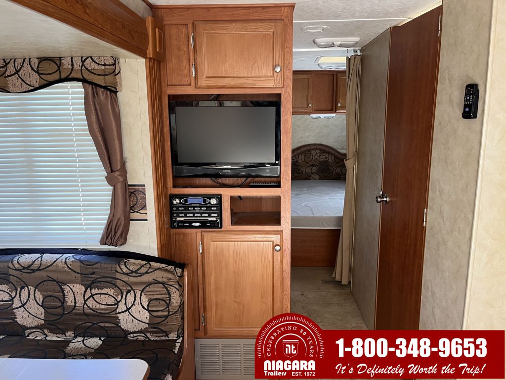 2011 Holiday Rambler 28rls