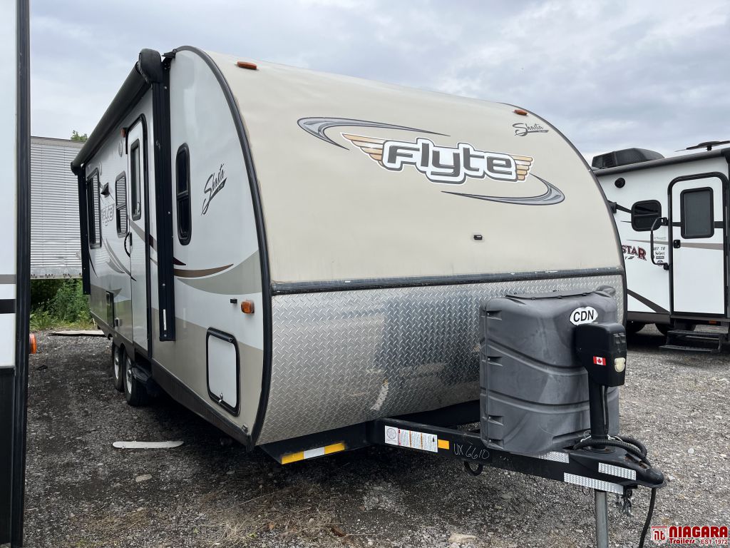 2015 SHASTA FLYTE 215CK