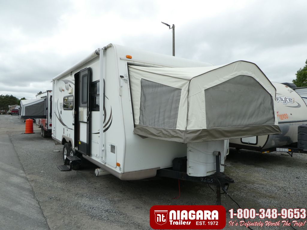 2016 FOREST RIVER ROCKWOOD ROO 233S