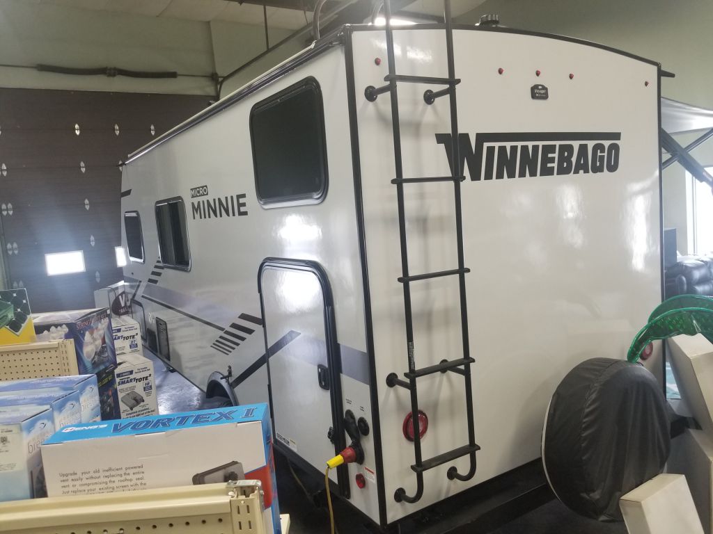 2022 Winnebago 1700bh