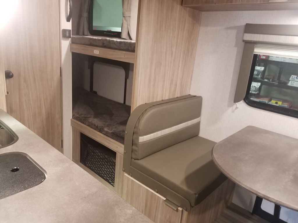 2022 Winnebago 1700bh