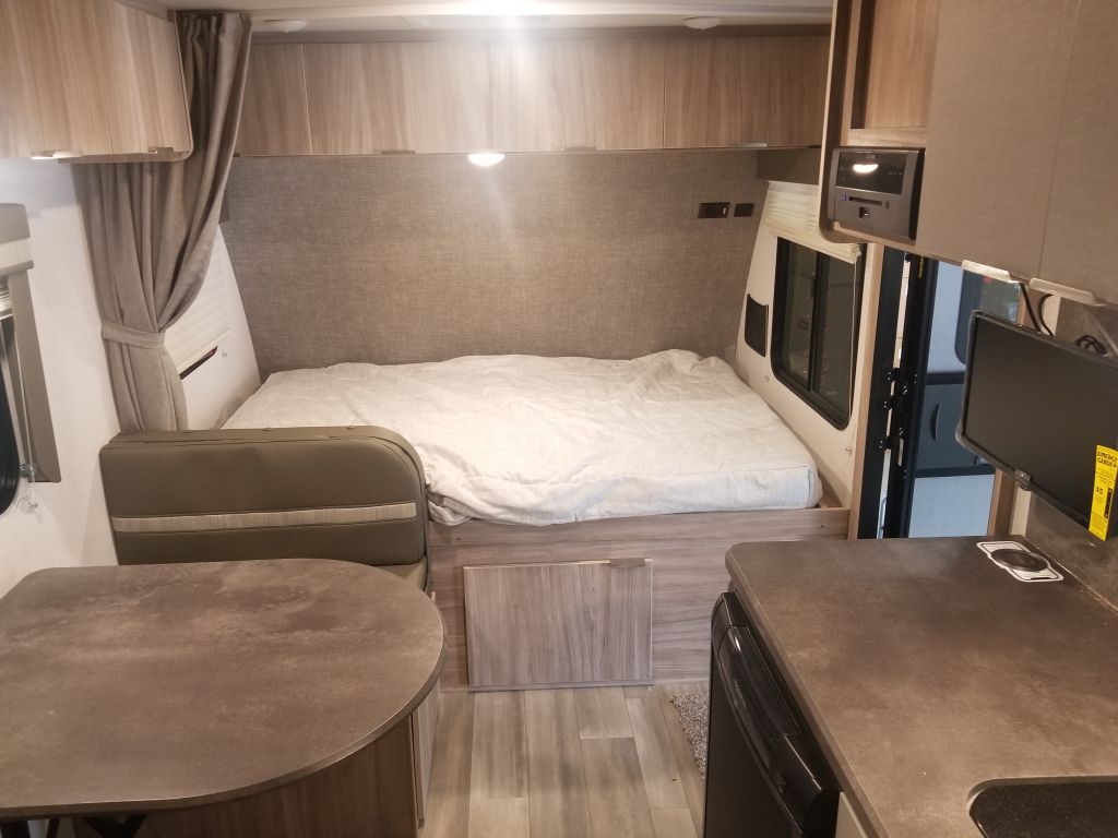 2022 Winnebago 1700bh