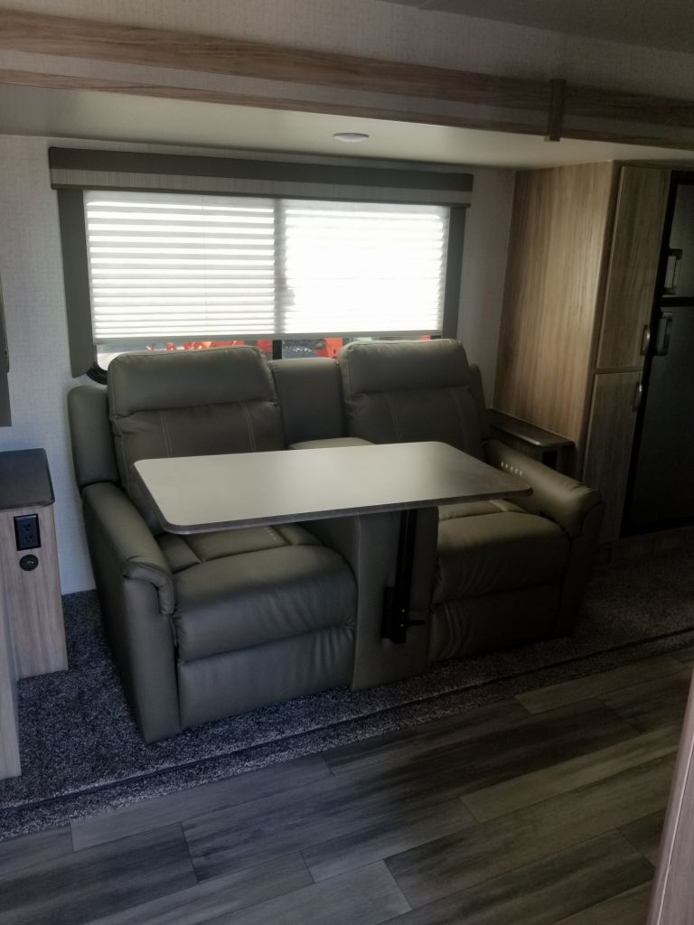 2022 Winnebago 2327tb