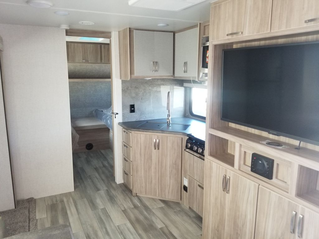 2022 Winnebago 2327tb