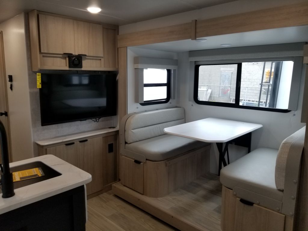 2023 Winnebago 2500fl