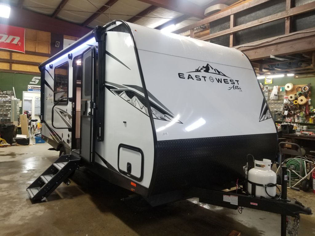 2023 EAST TO WEST ALTA LE 1600MRBLE