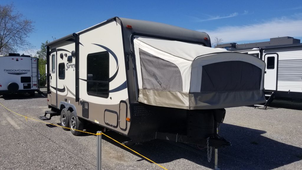 2016 FOREST RIVER SURVEYOR 192T