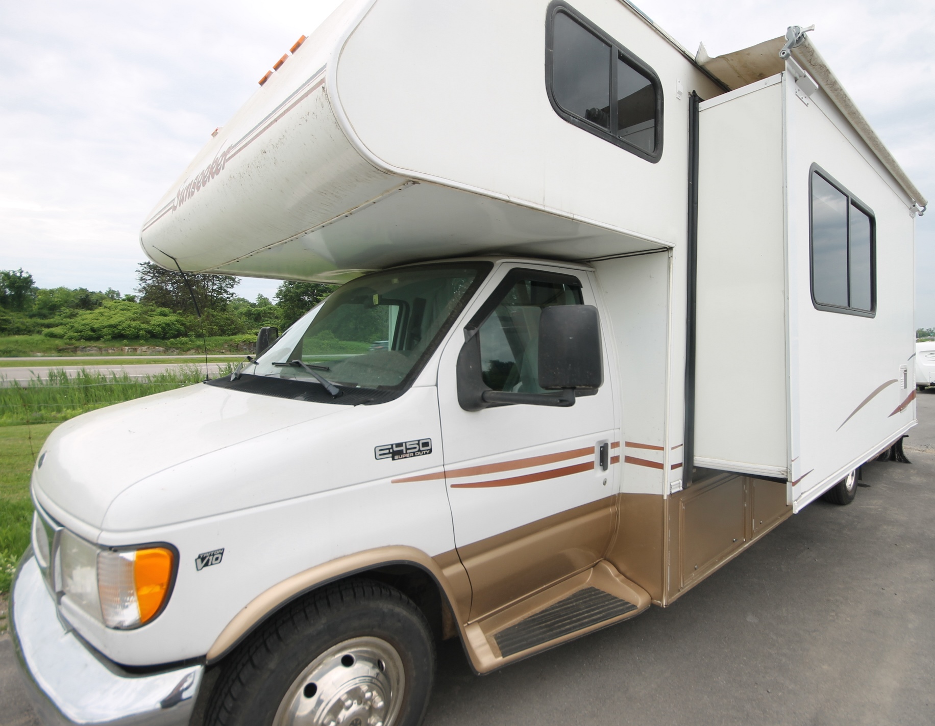 Used RV Motorhomes for Sale - RVHotline Canada RV Trader