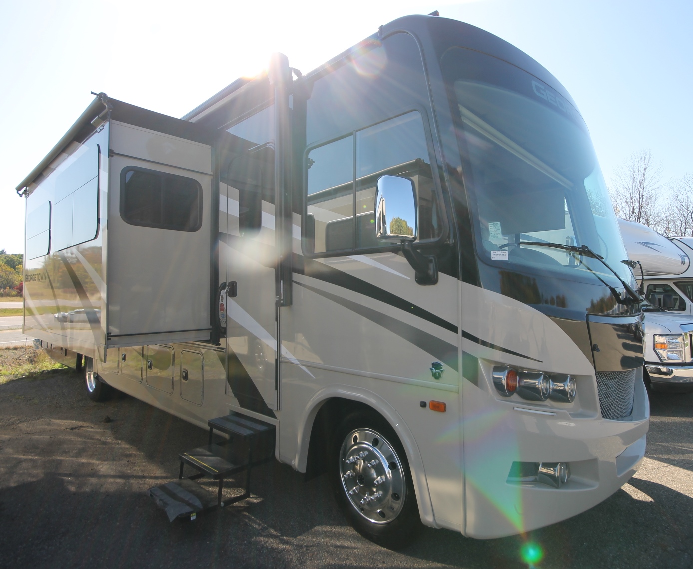 New and Used RV Motorhomes for Sale - RVHotline Canada RV Trader