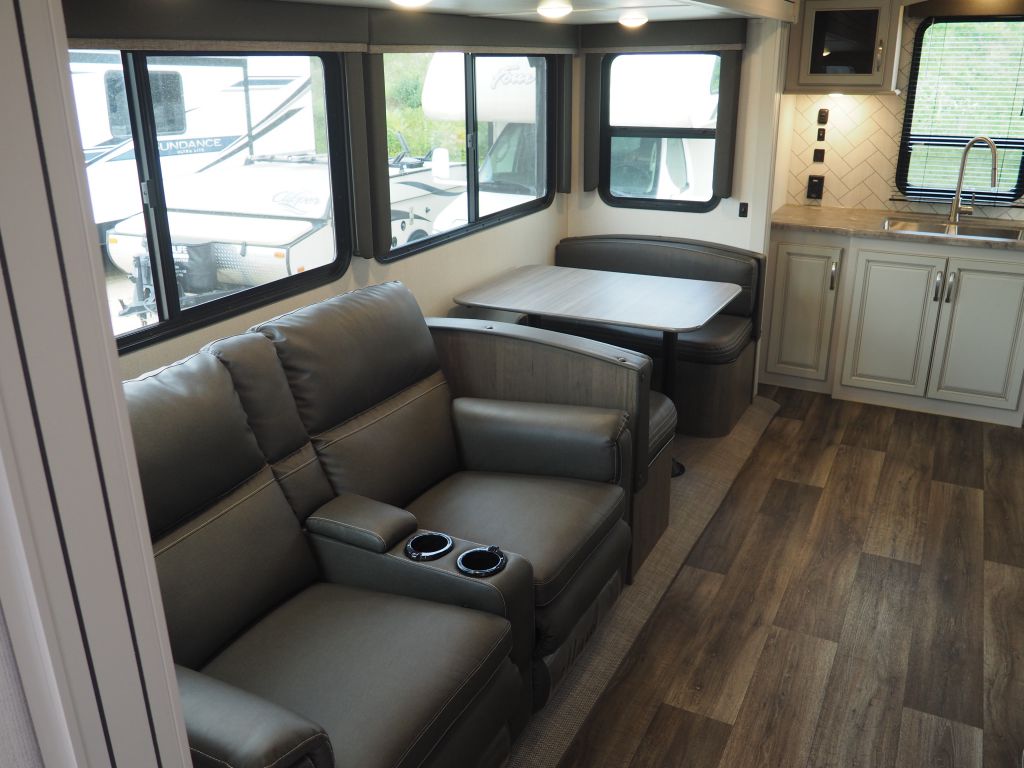 2021 Keystone RV cougar 29mbs