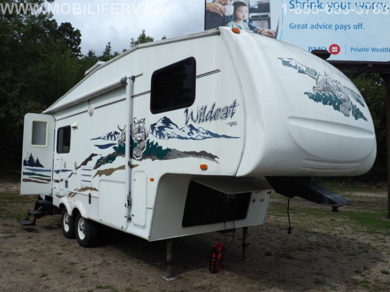 2006 FOREST RIVER WILDCAT 24RL
