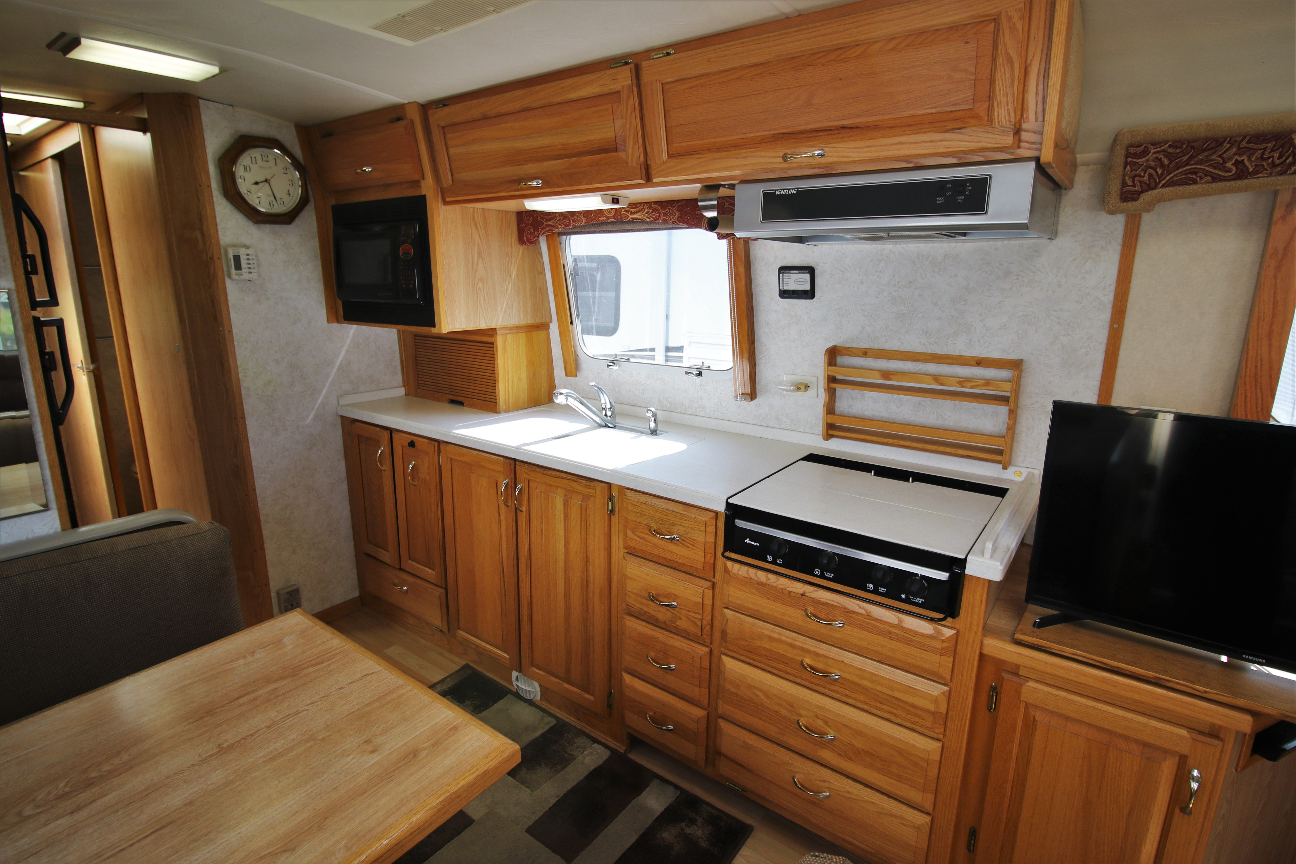 2004 Airstream classic 34 twin