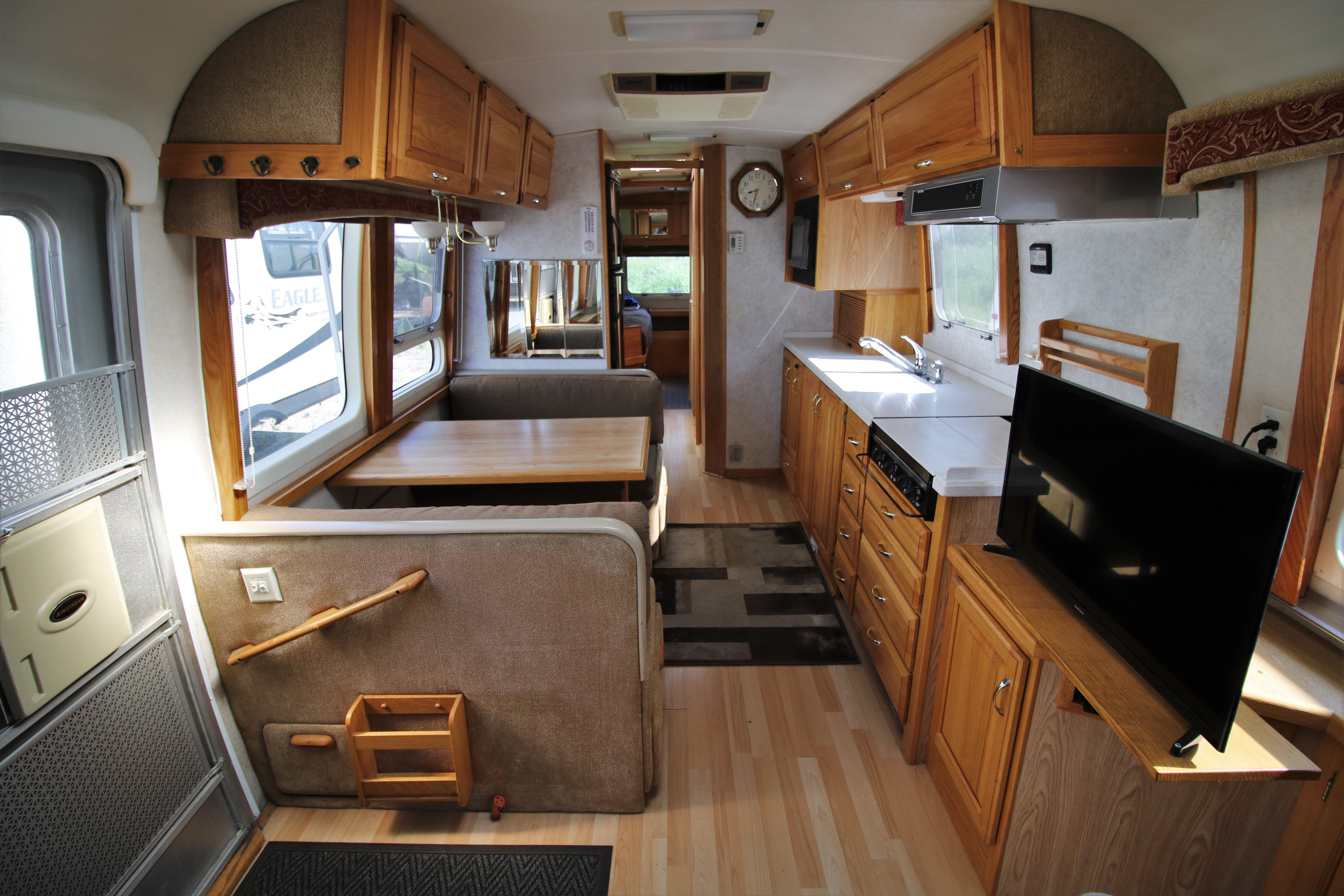 2004 Airstream classic 34 twin