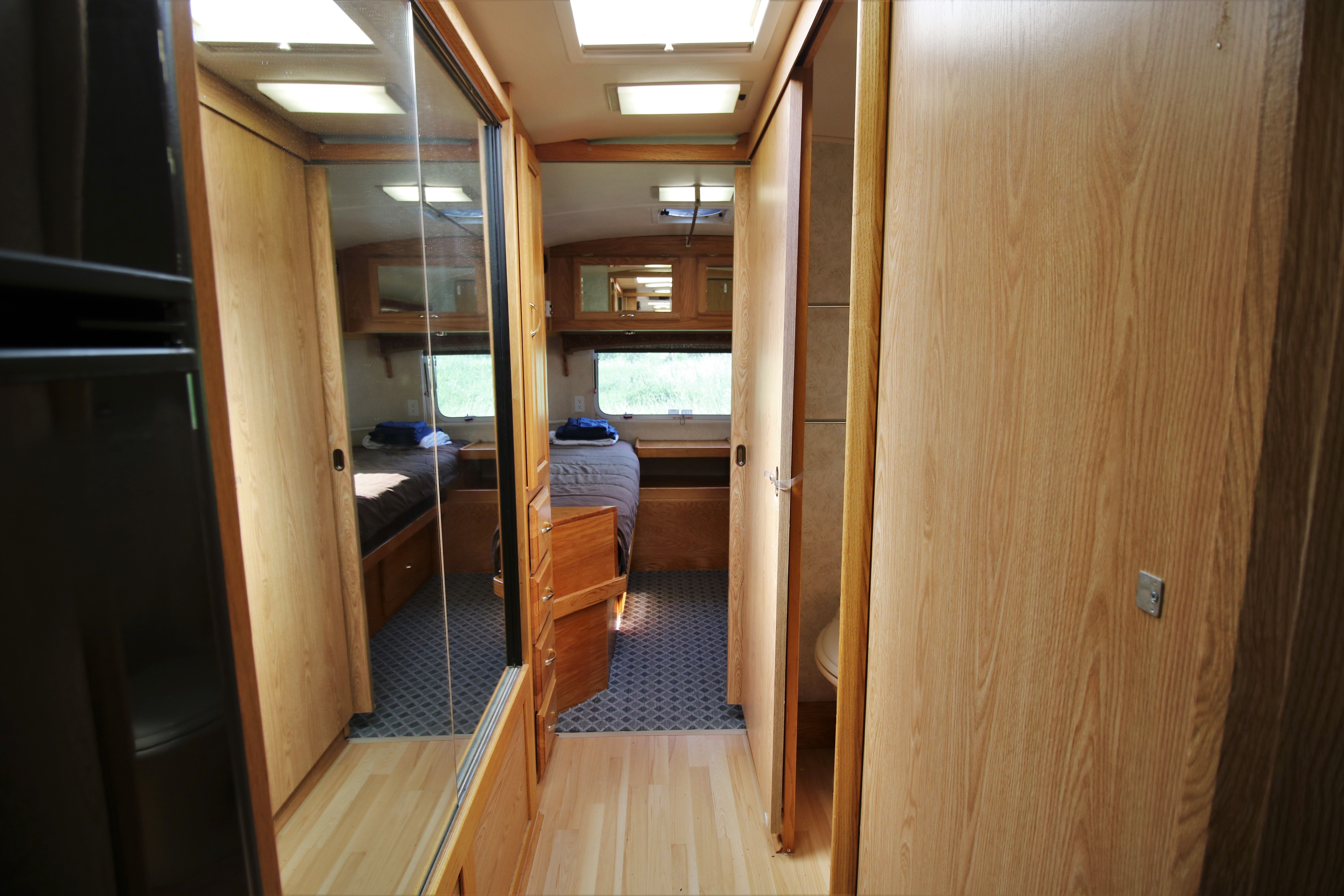 2004 Airstream classic 34 twin