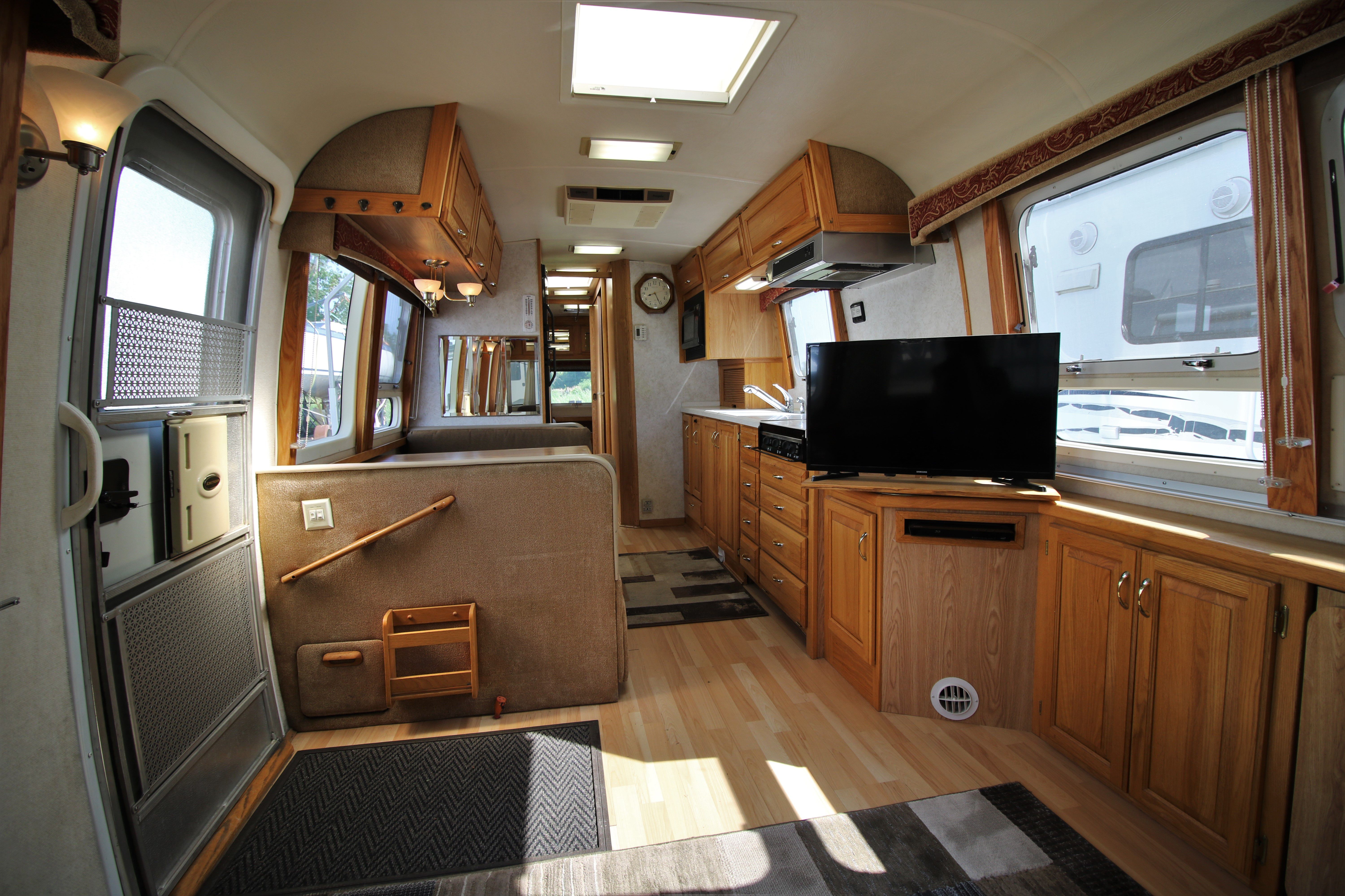 2004 Airstream classic 34 twin