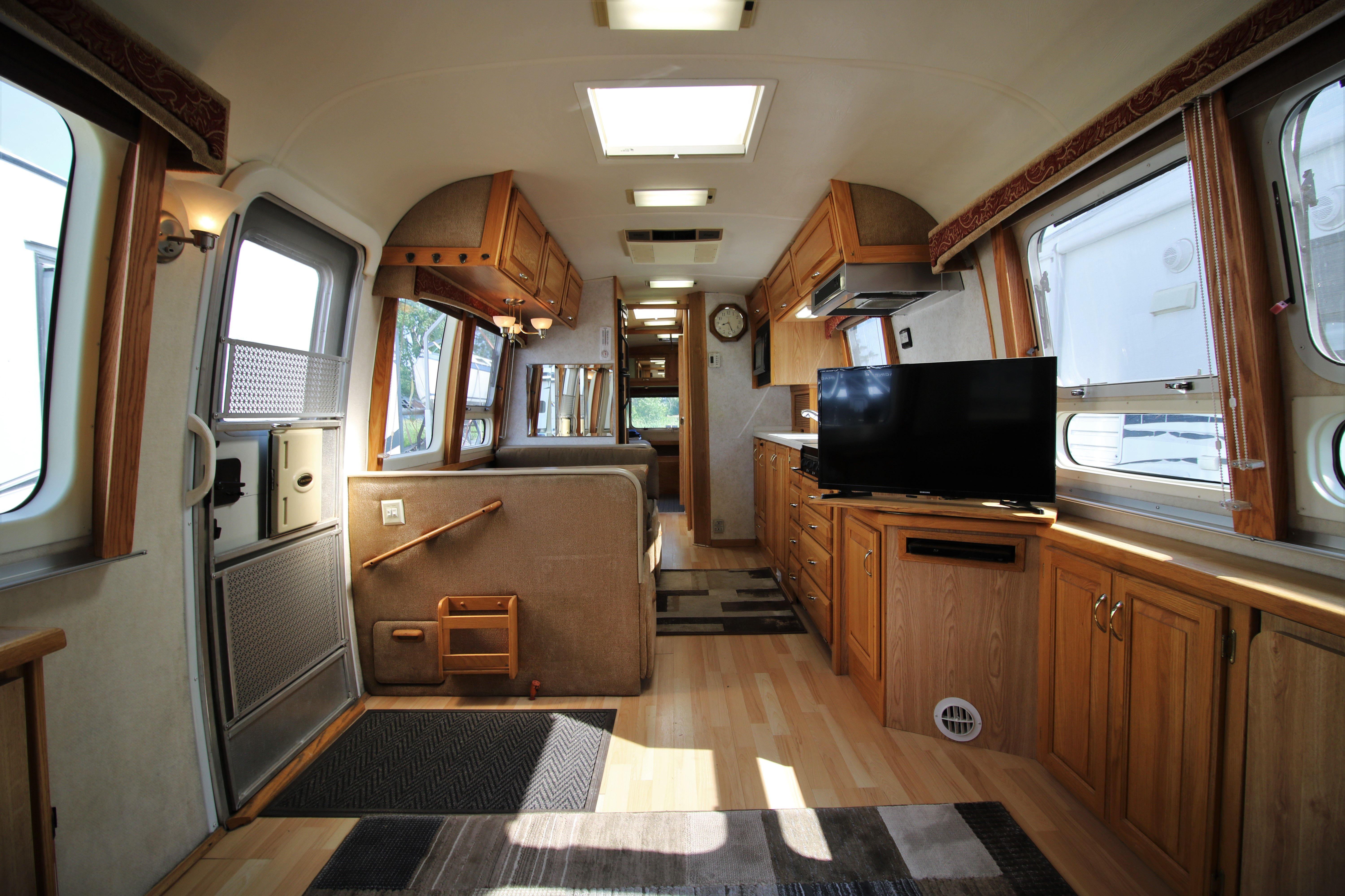 2004 Airstream classic 34 twin