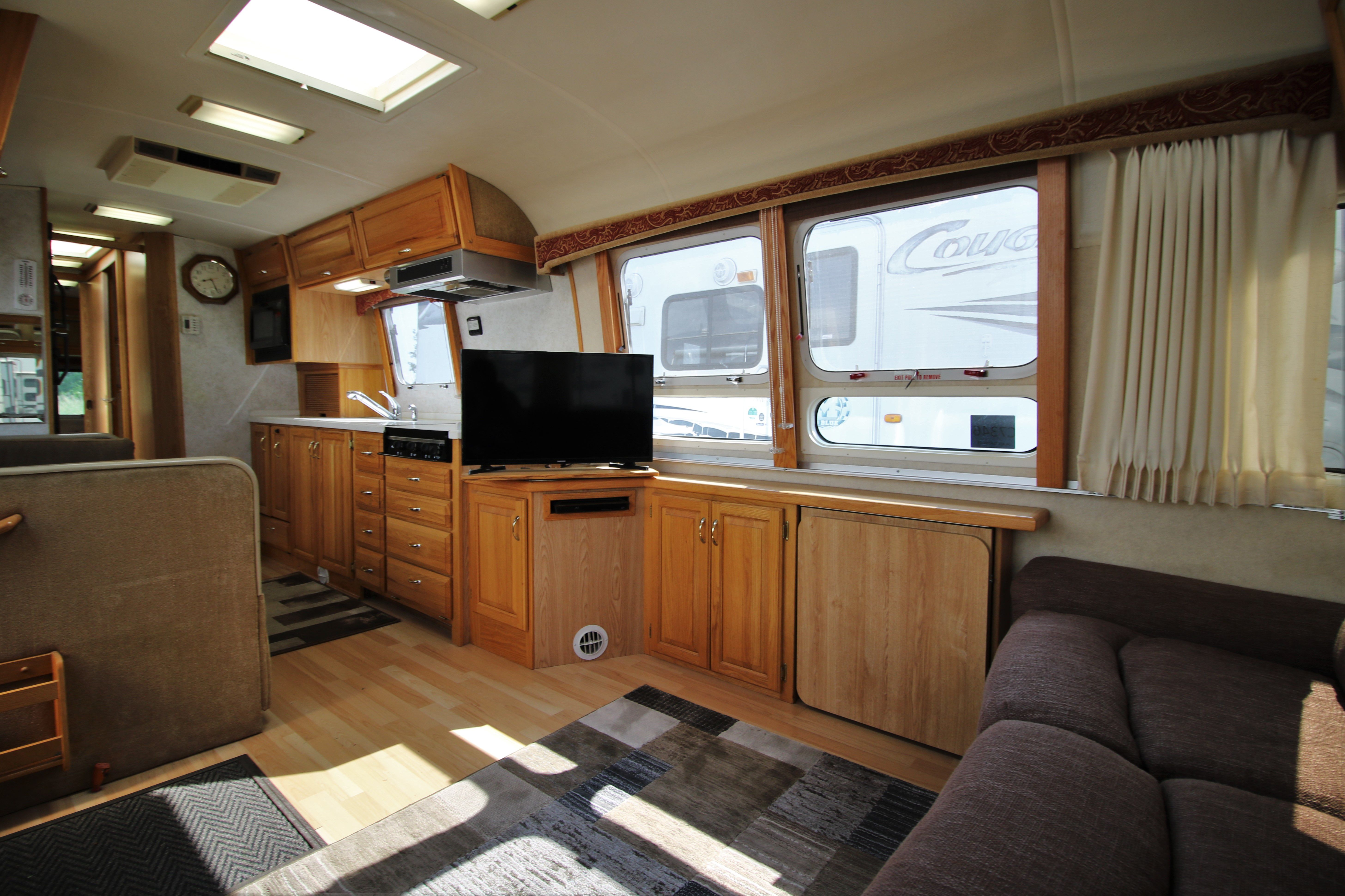 2004 Airstream classic 34 twin