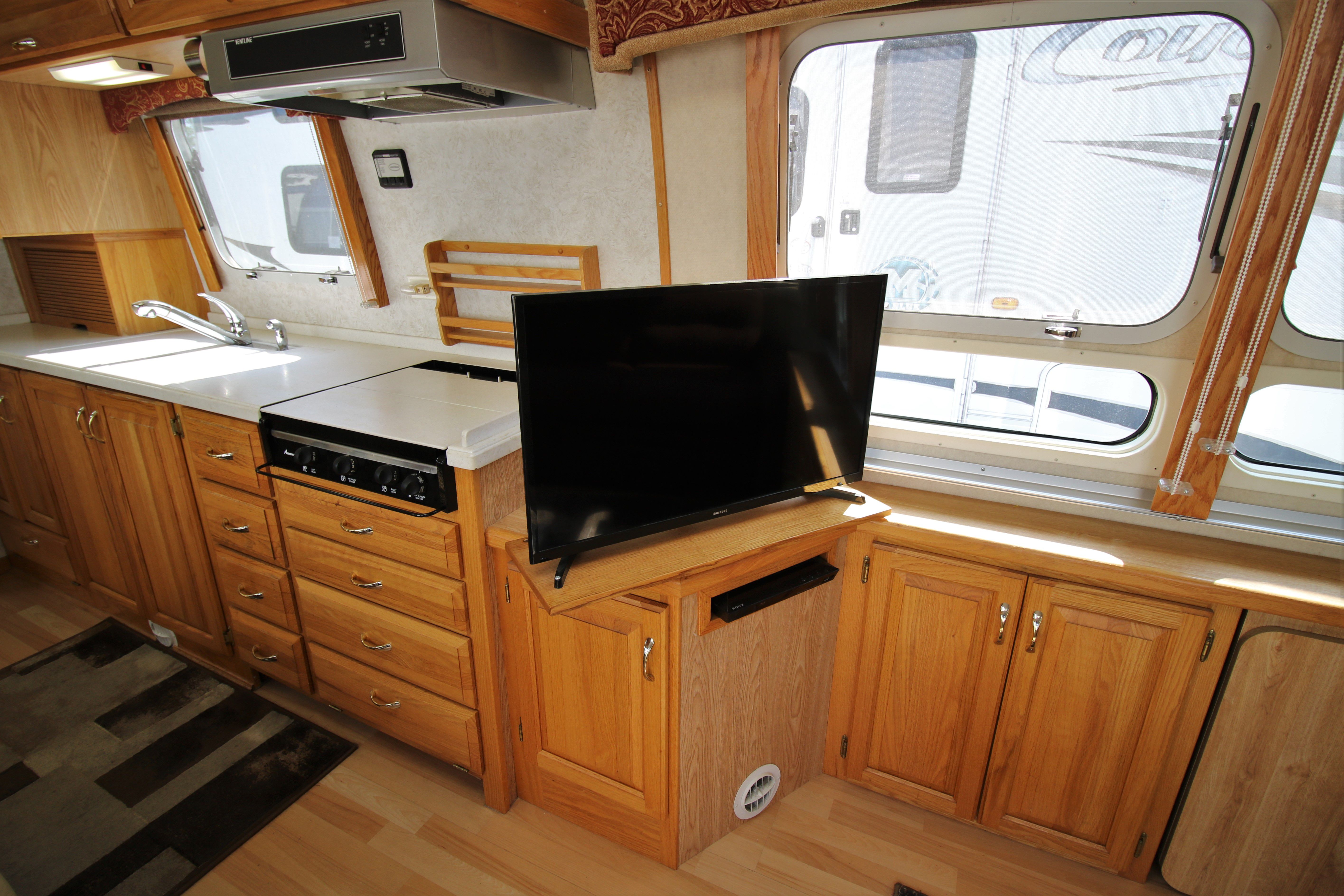 2004 Airstream classic 34 twin