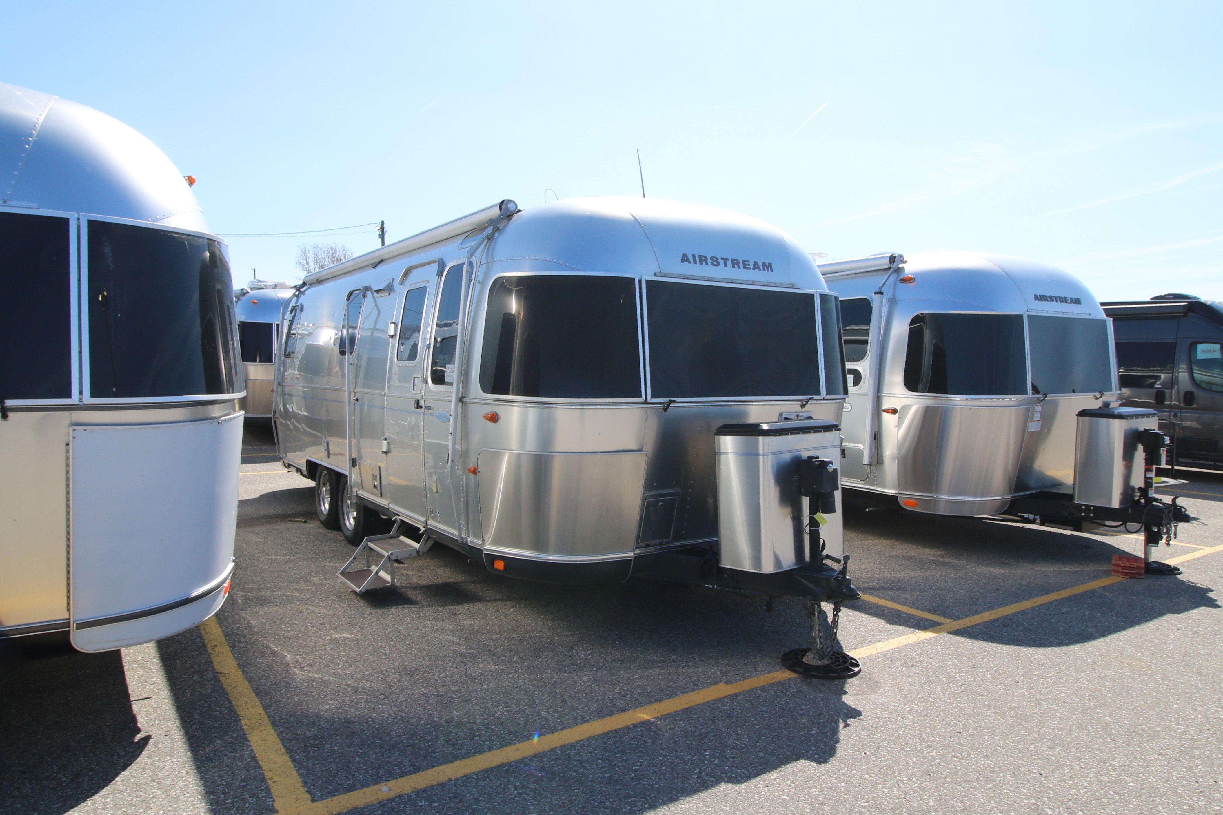2005 Airstream classic 25rb twin