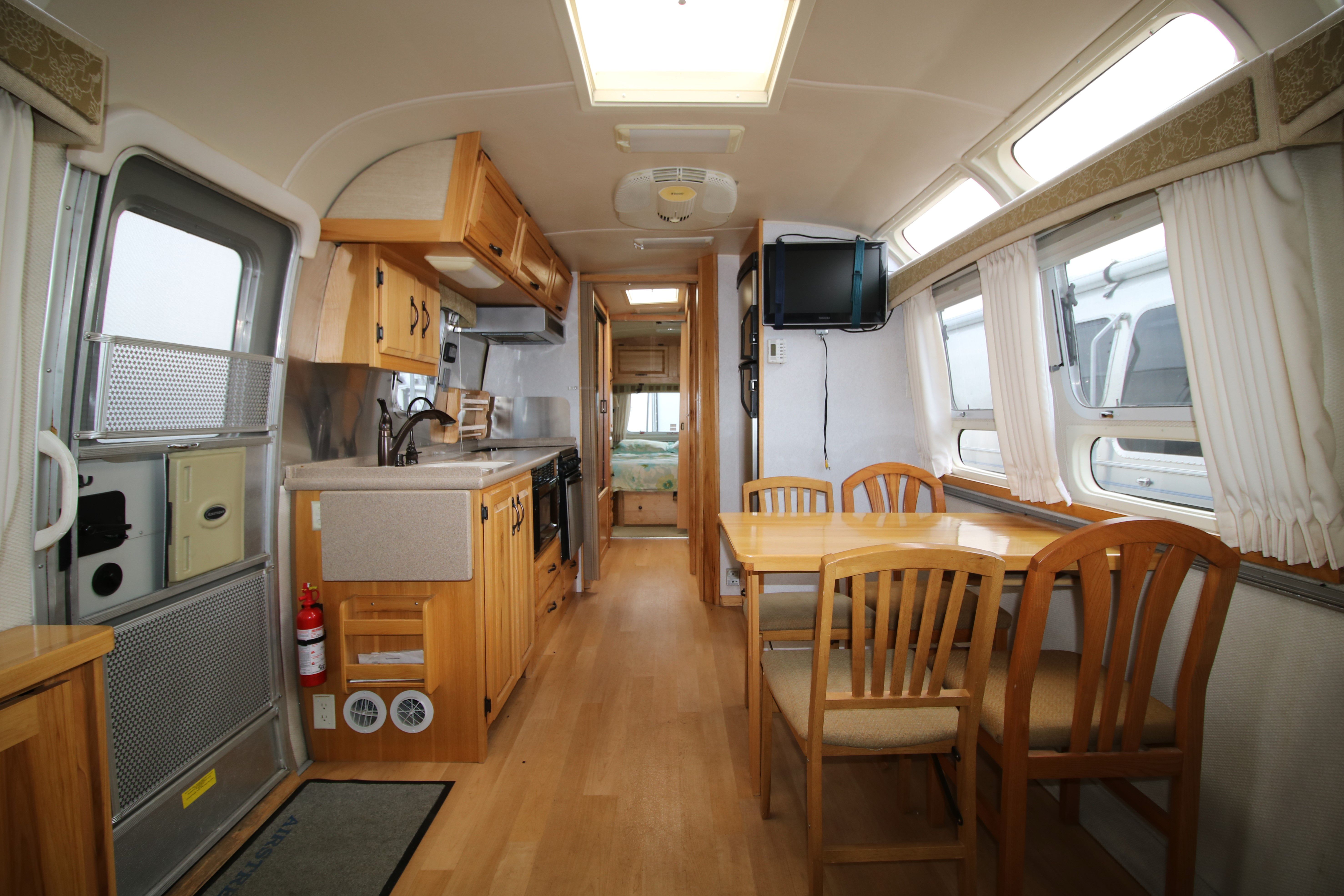 2009 Airstream classic 31d