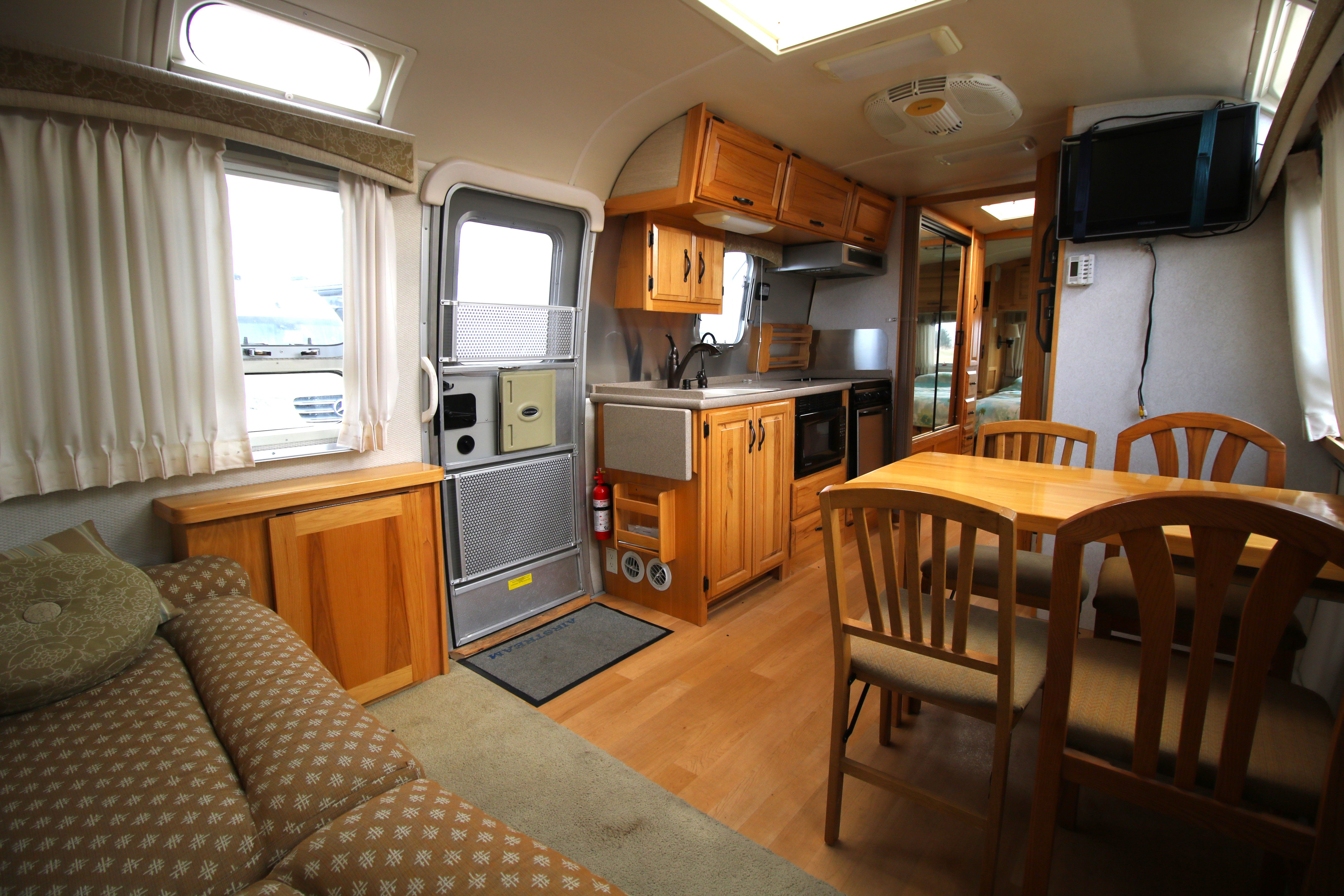 2009 Airstream classic 31d