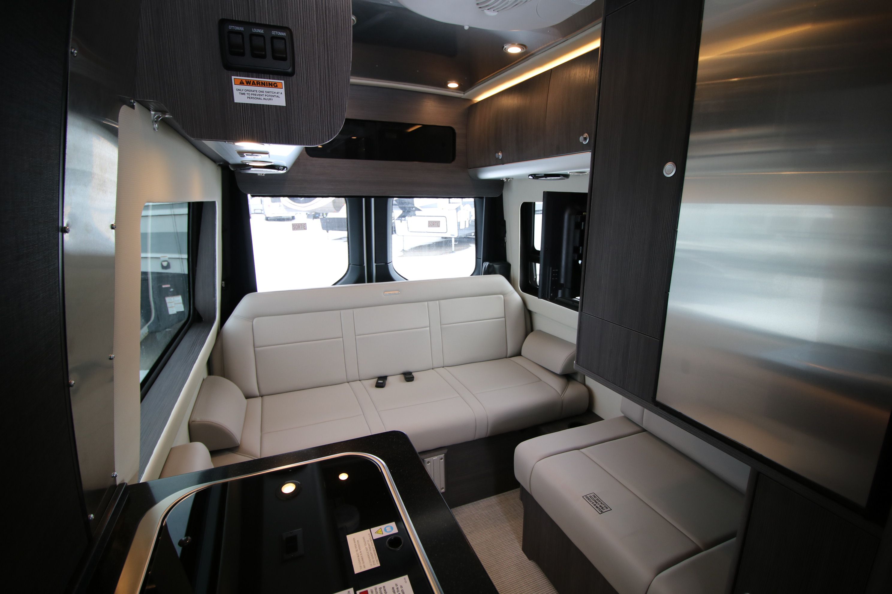 NEW 2021 AIRSTREAM AIRSTREAM INTERSTATE 19 MOTORHOME London