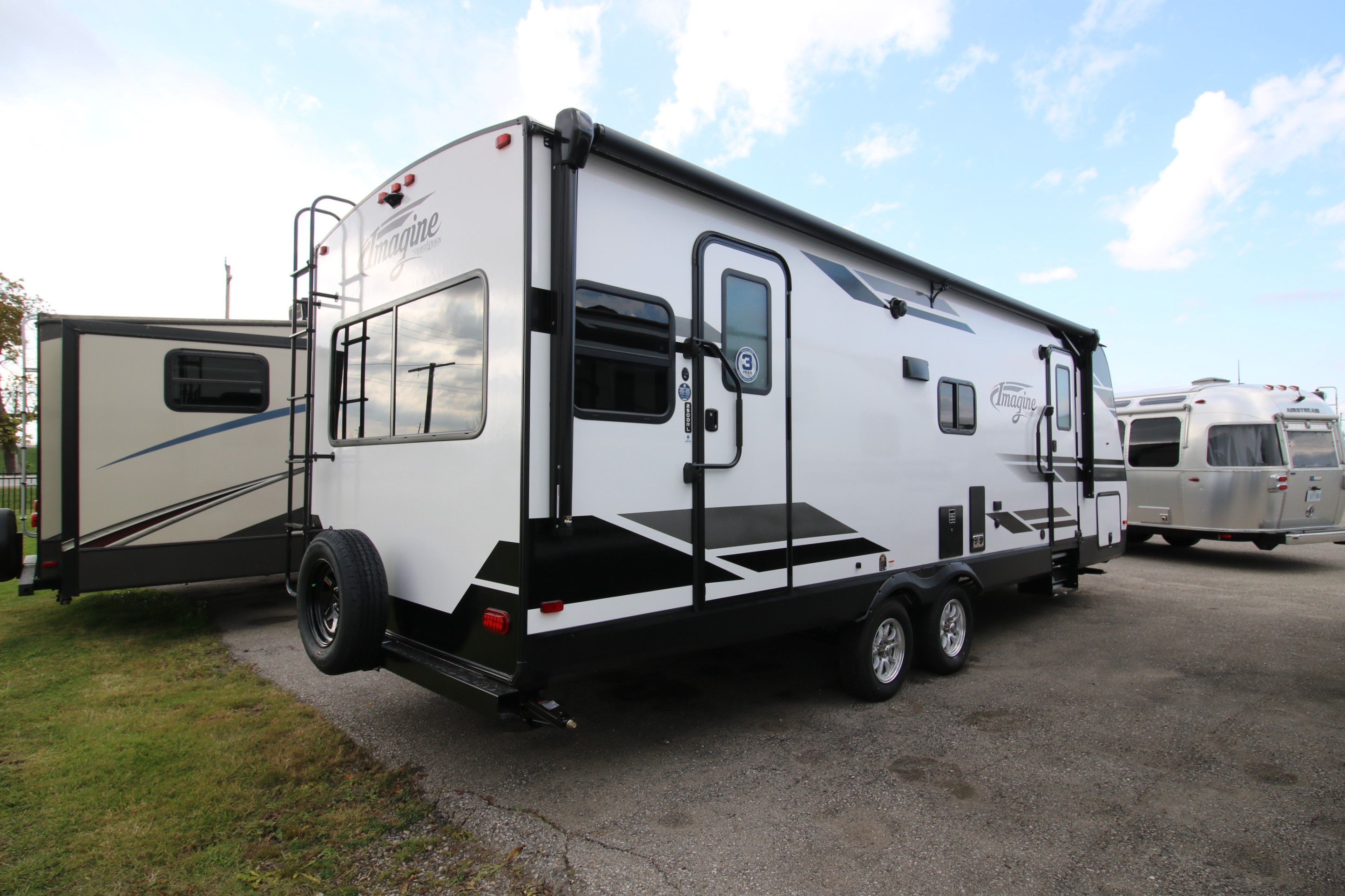 NEW 2021 GRAND DESIGN IMAGINE 2500RL TRAVEL TRAILER - London