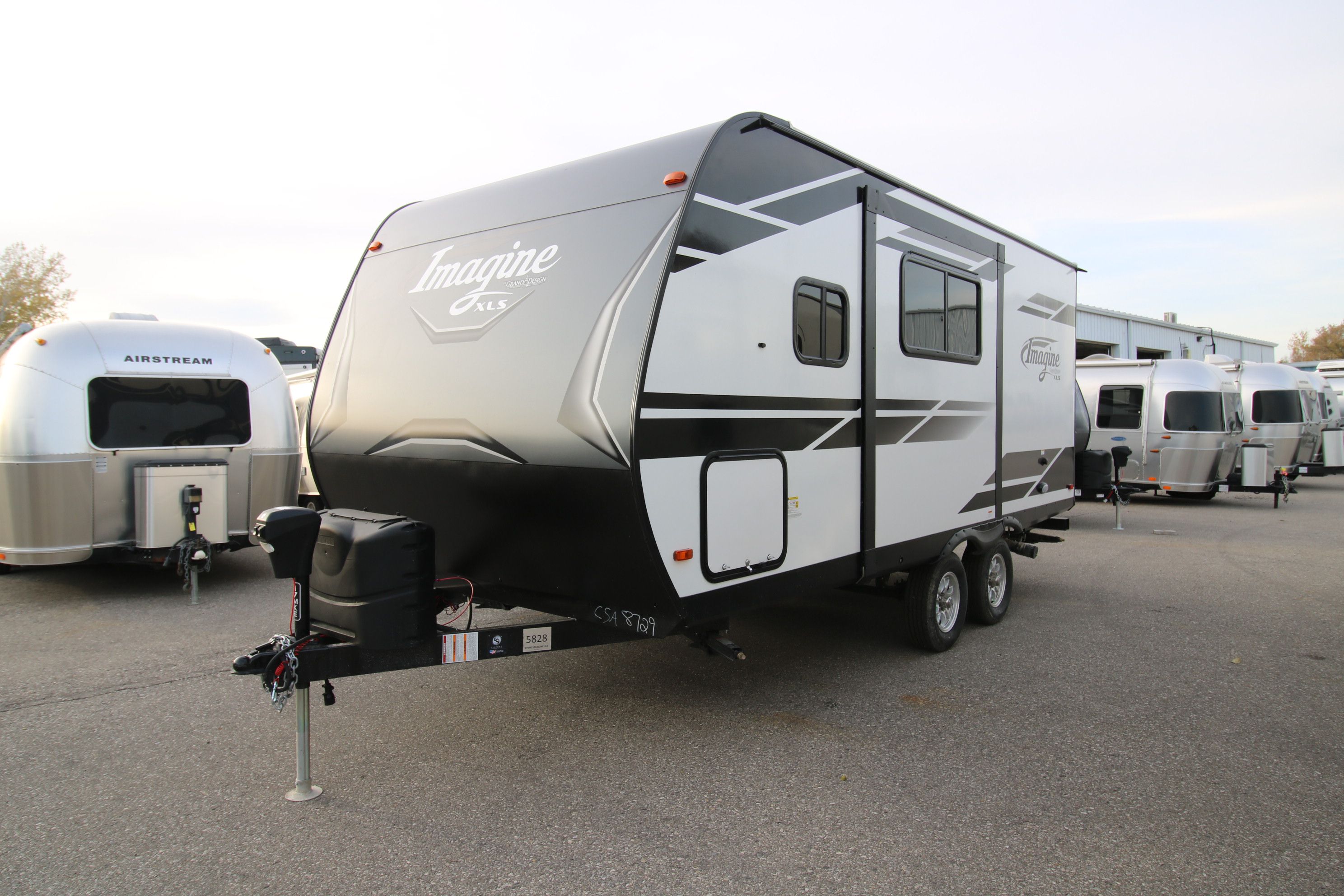NEW 2021 GRAND DESIGN IMAGINE XLS 17MKE TRAVEL TRAILER London