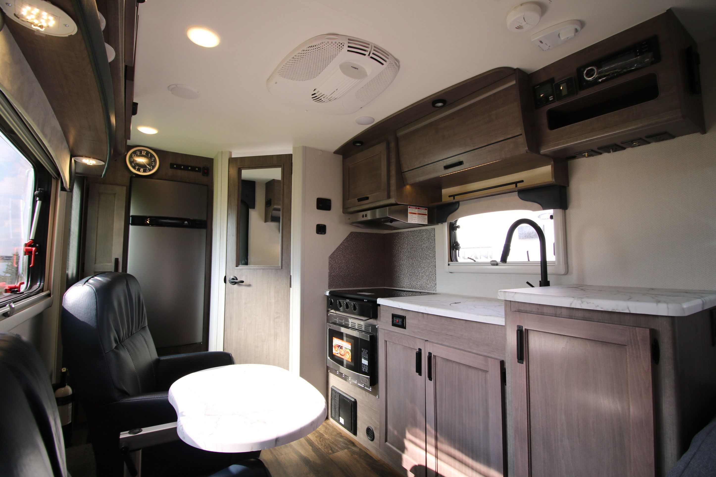 NEW 2022 LANCE LANCE 1475 TRAVEL TRAILER London NEW 2022 LANCE LANCE 1475 TRAVEL TRAILER London