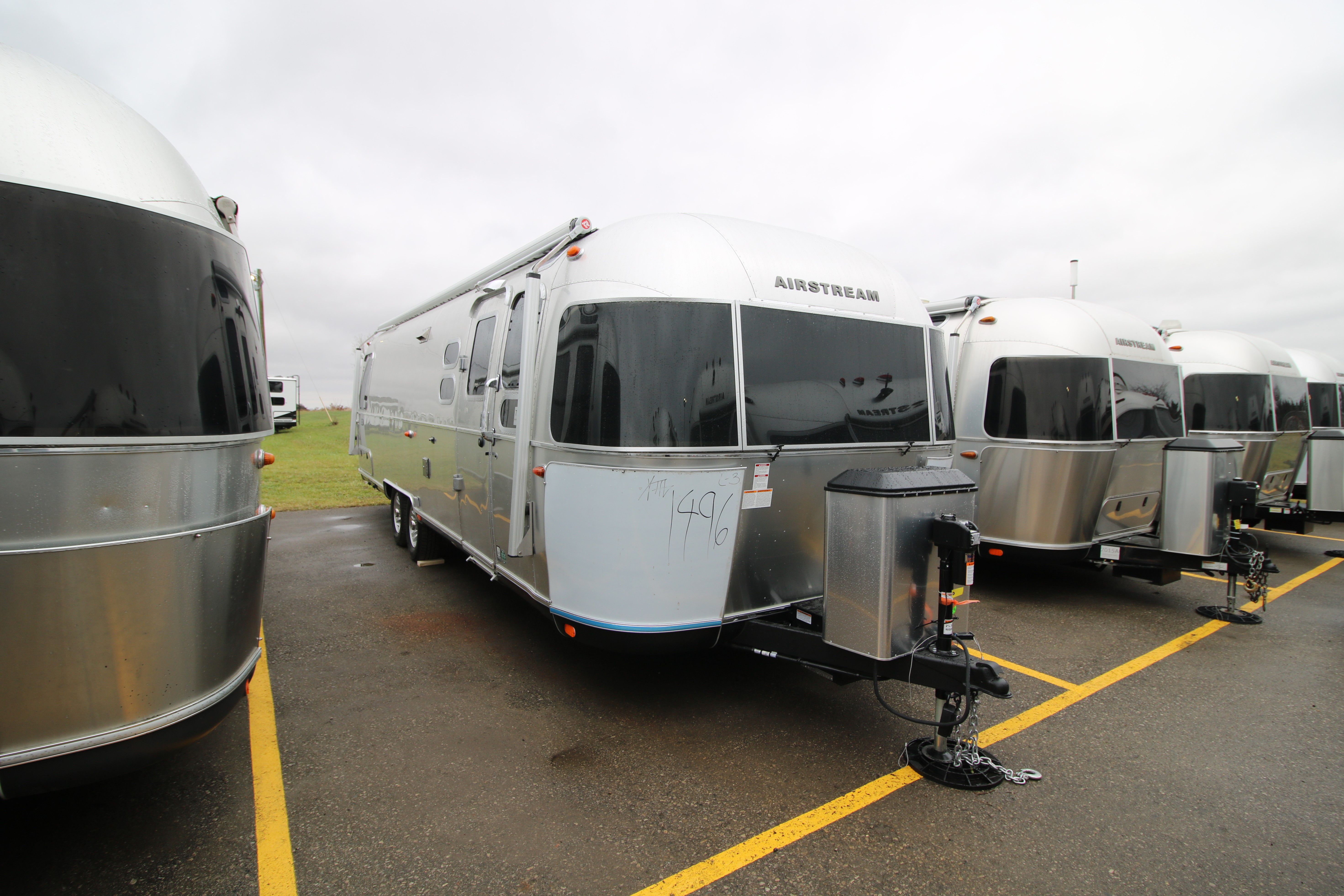 2024 AIRSTREAM AIRSTREAM CLASSIC 30RB TWIN Airstream of Ontario