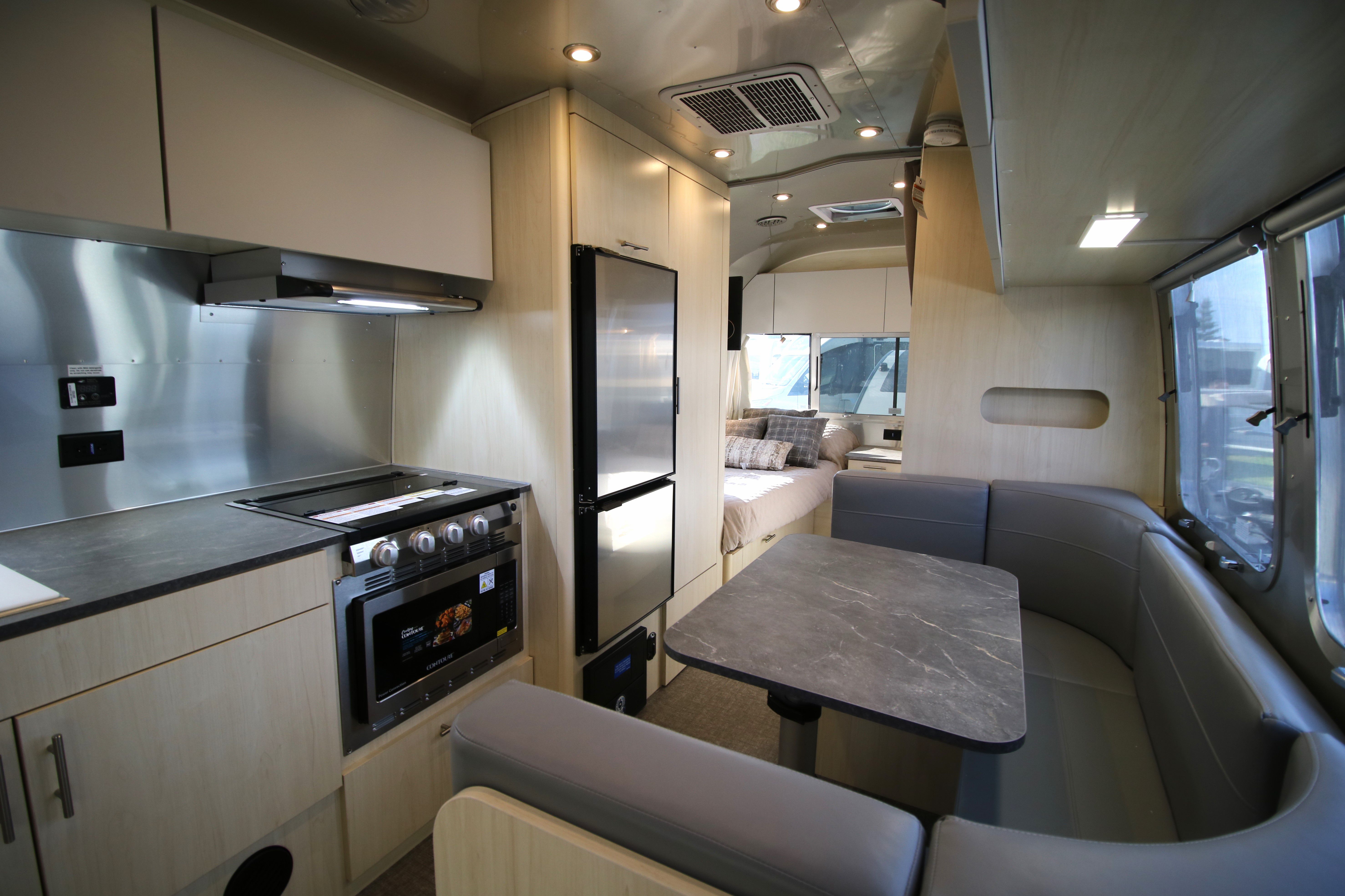 2024 Airstream flying cloud 23fb