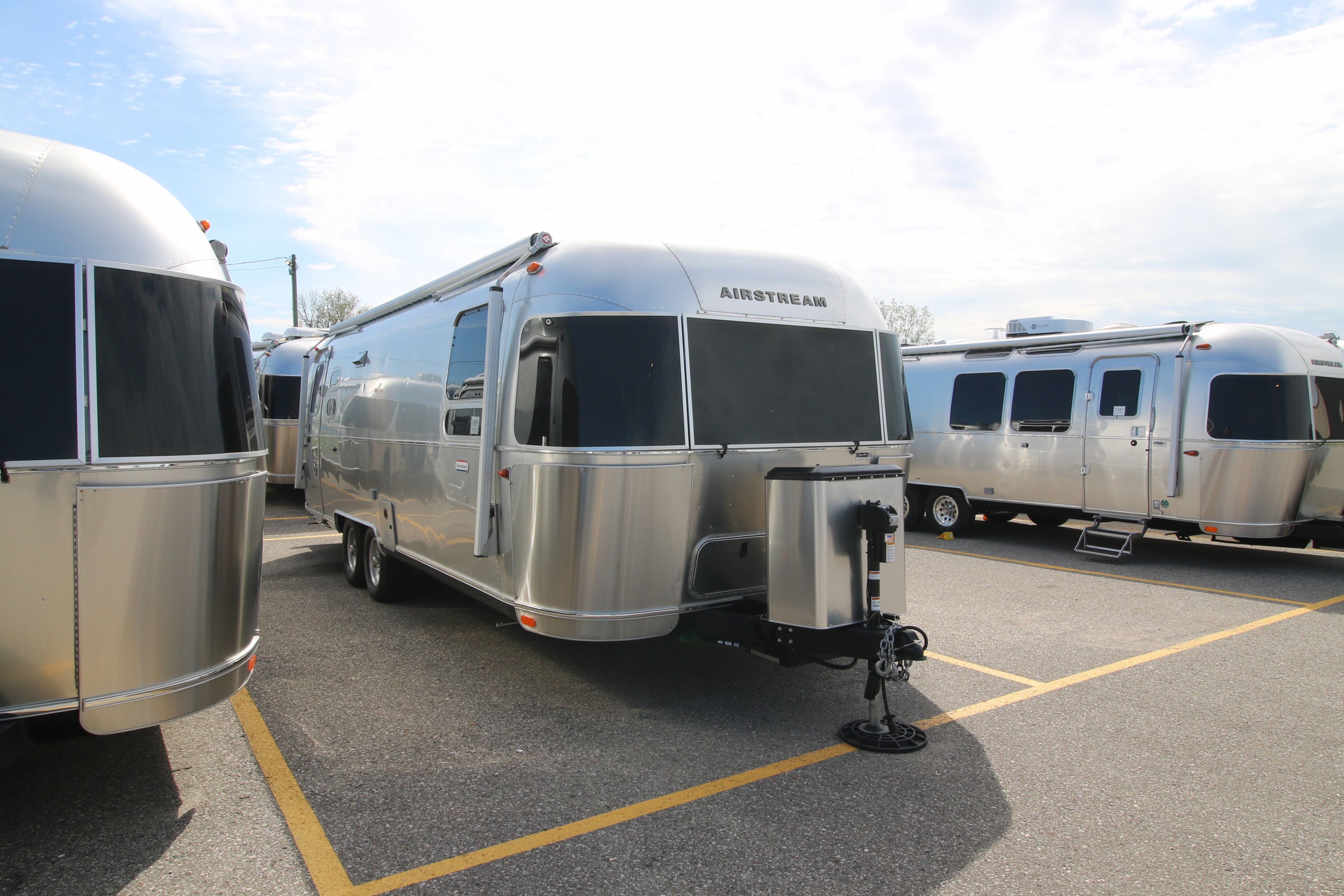 2024 AIRSTREAM AIRSTREAM INTERNATIONAL 27FBQ with HATCH Airstreams