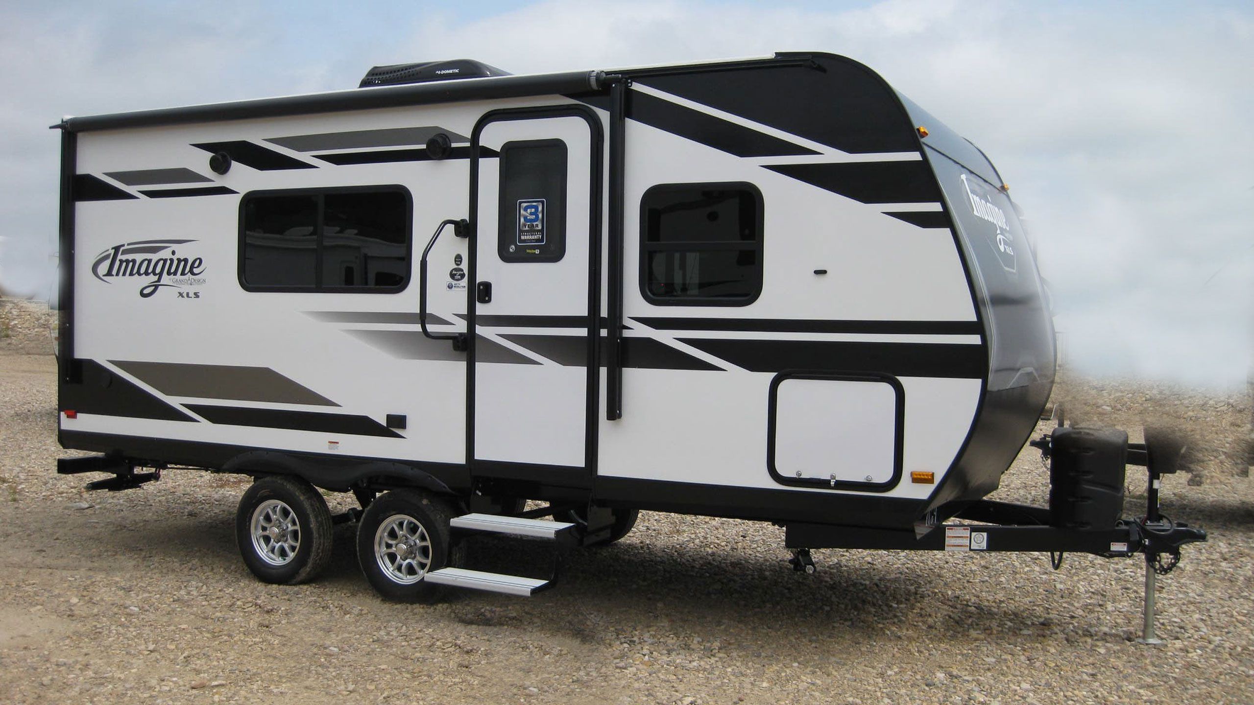 who makes imagine travel trailers