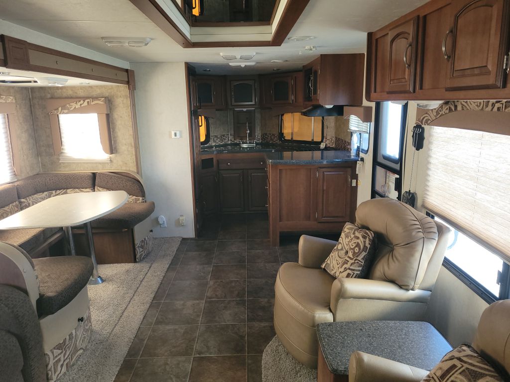 2013 Express 302fkv