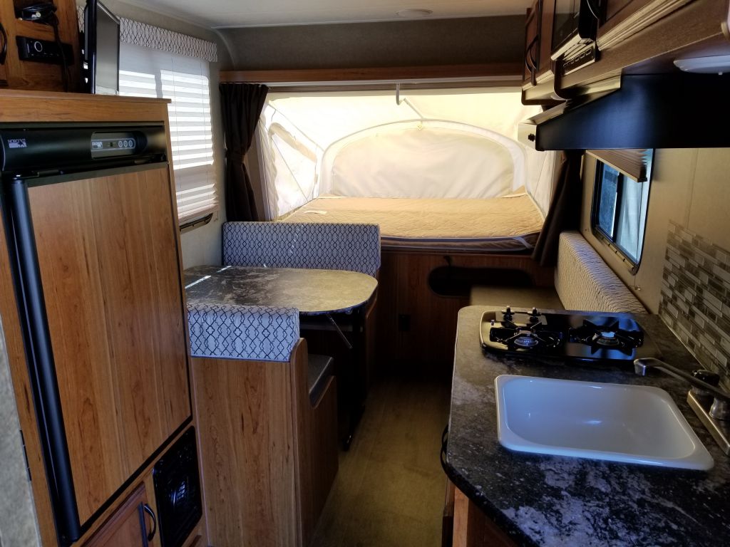 2017 Starcraft RV launch 16rb