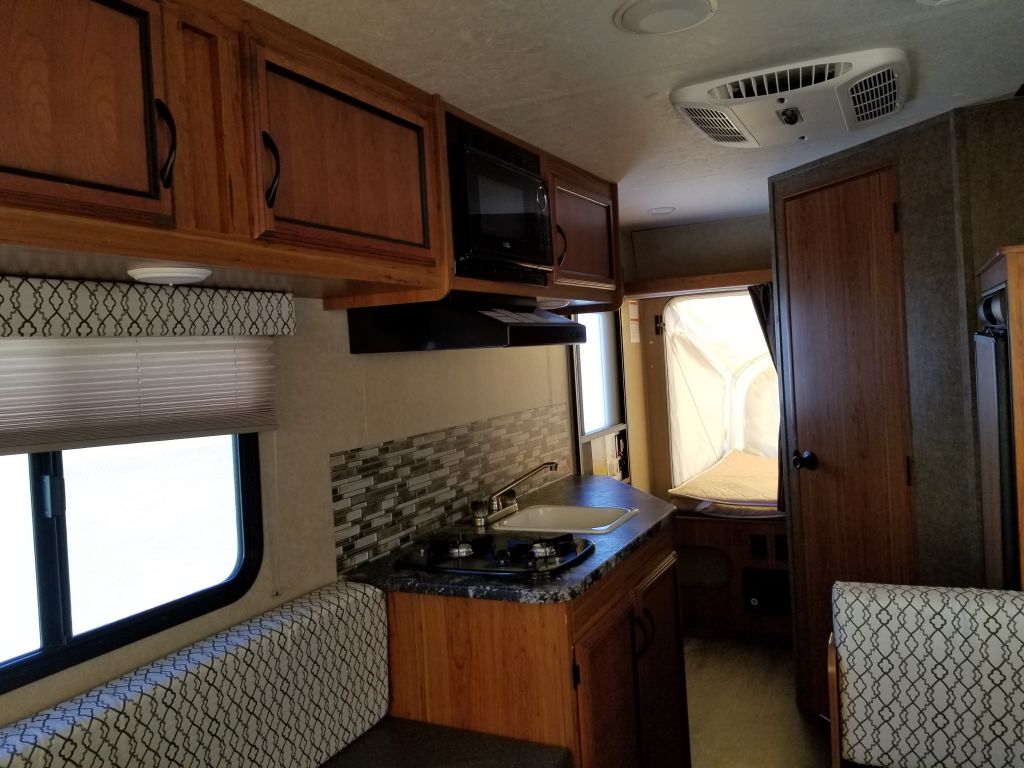 2017 Starcraft RV launch 16rb