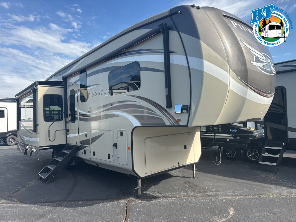 2019 PINNACLE 32RLTS