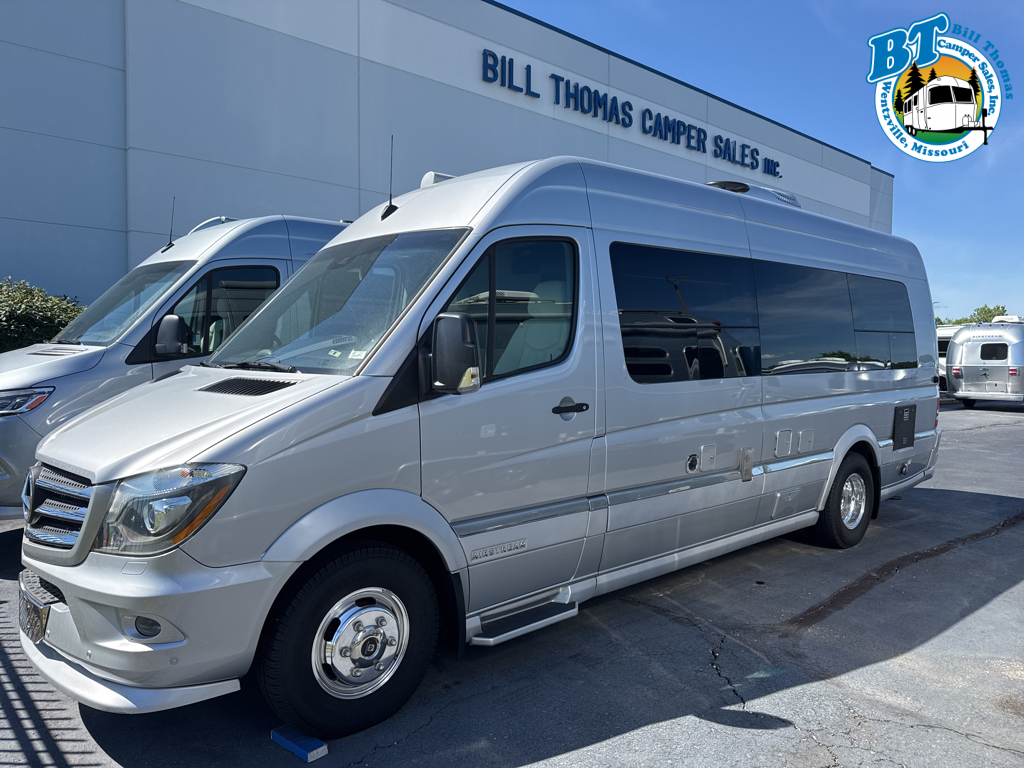 2017 INTERSTATE EXT LOUNGE TWIN