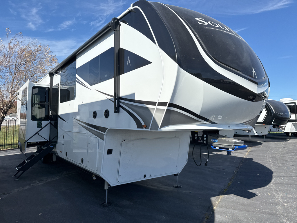2026 SOLITUDE 390RK
