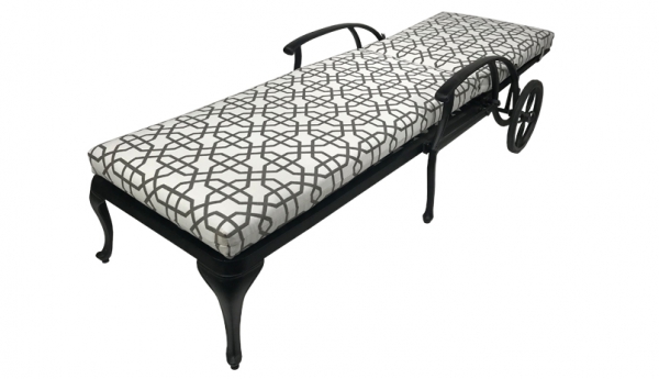 Classic Chaise Lounger - Picture 3