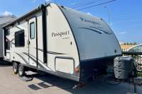 2016 KEYSTONE PASSPORT ULTRA-LITE 238ML - Smithville RV Details page