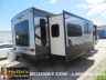 2019 HEARTLAND PROWLER 30P RLS (ISLAND KITCHEN, REAR LIVING*) - Image 14 of 17