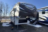 2014 KEYSTONE LAREDO 280SBH - Peterborough RV Details page